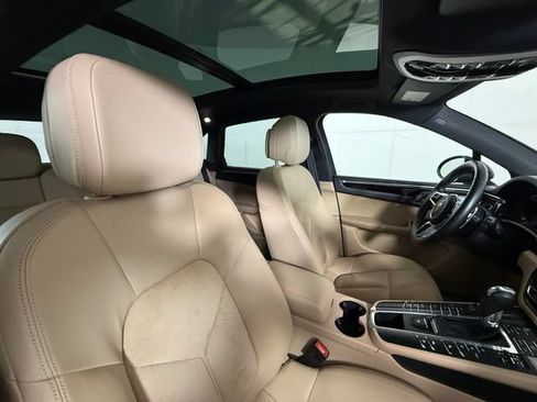 Used 2020 Porsche Macan AWD/4WD image 31