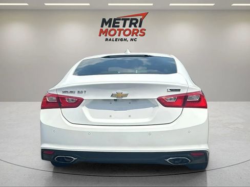 Used 2018 Chevrolet Malibu Premier w/ Premier Sun and Wheel Package image 4