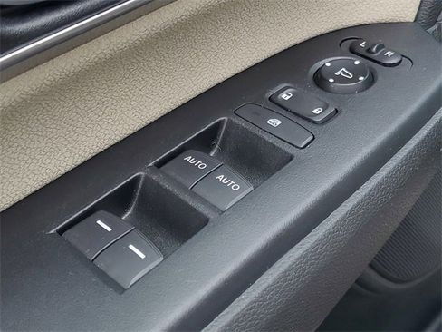 Used 2018 Honda CR-V EX image 16