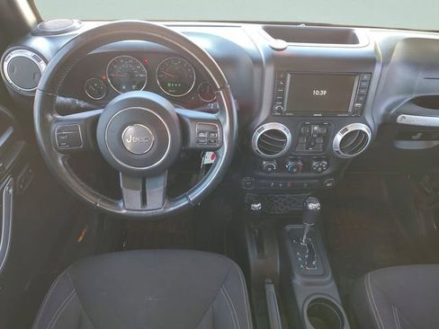 Used 2016 Jeep Wrangler Unlimited Sahara AWD/4WD image 10