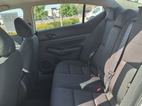 Used 2025 Nissan Altima 2.5 SV image 18