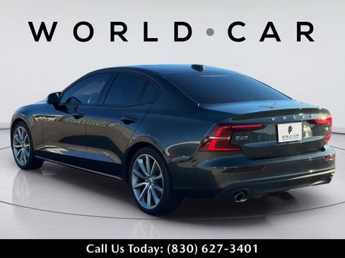 Used 2020 Volvo S60 T5 Momentum image 6