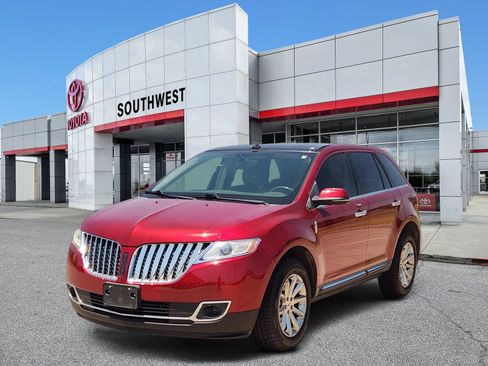 Used 2013 Lincoln MKX AWD image 2