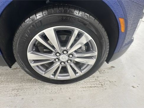 Used 2025 Cadillac XT5 Premium Luxury image 9