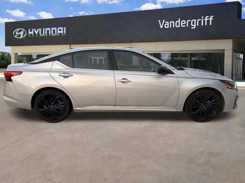 Used 2023 Nissan Altima 2.5 SR image 5