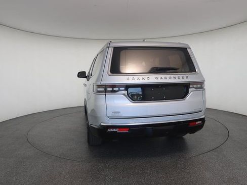 Used 2023 Jeep Grand Wagoneer Series III AWD/4WD image 13