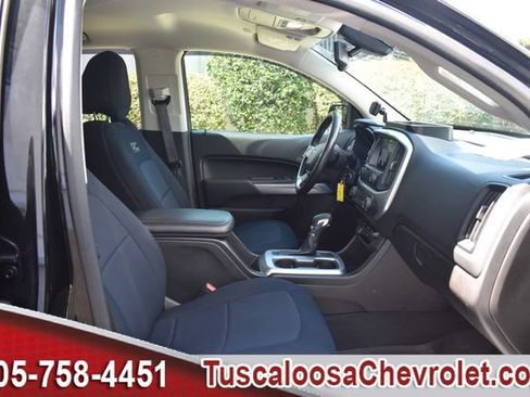 Used 2022 Chevrolet Colorado LT w/ Chrome Appearance Package AWD/4WD image 25