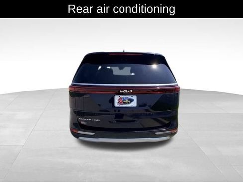 Used 2022 Kia Carnival LX FWD image 6