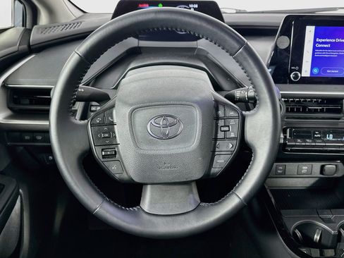 Used 2025 Toyota Prius LE FWD image 18