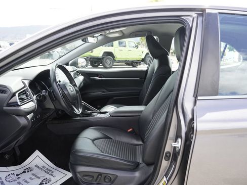 Used 2023 Toyota Camry SE FWD image 22