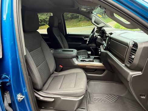 Used 2022 Chevrolet Silverado 1500 LT AWD/4WD image 18