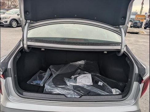 New 2025 Kia K4 LXS image 13