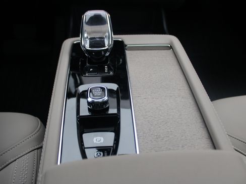 New 2026 Volvo XC90 B6 Plus w/ Protection Package AWD/4WD image 28