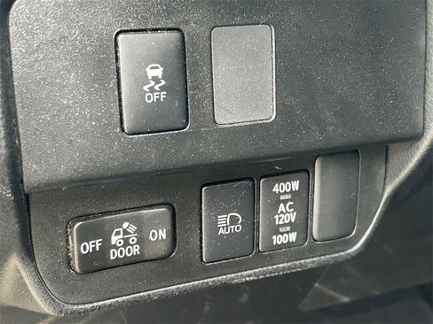 Used 2020 Toyota Tacoma TRD Off-Road image 24