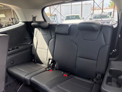 Used 2023 Kia Telluride LX AWD/4WD image 29