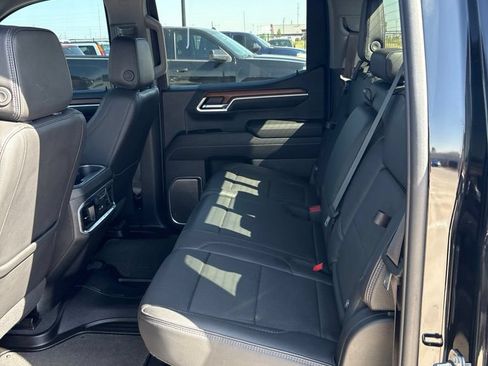 Used 2023 GMC Sierra 1500 Denali w/ Technology Package AWD/4WD image 21