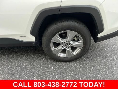 Used 2025 Toyota RAV4 XLE AWD/4WD image 29