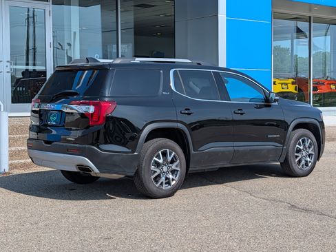 Certified 2023 GMC Acadia SLT w/ Preferred Package AWD/4WD image 3