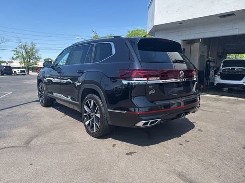 Used 2025 Volkswagen Atlas SEL Premium R-Line AWD/4WD image 4