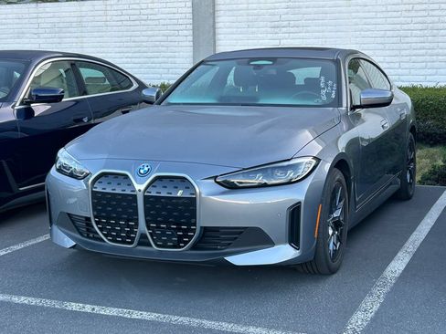 Used 2023 BMW i4 eDrive40 RWD image 2