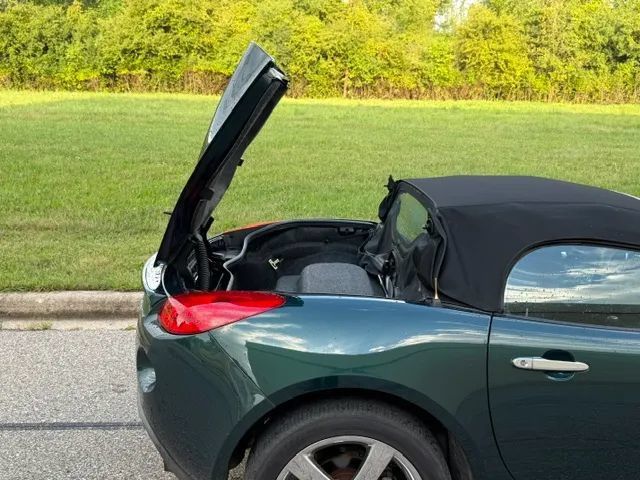 Used 2009 Pontiac Solstice GXP w/ Premium Package RWD image 15