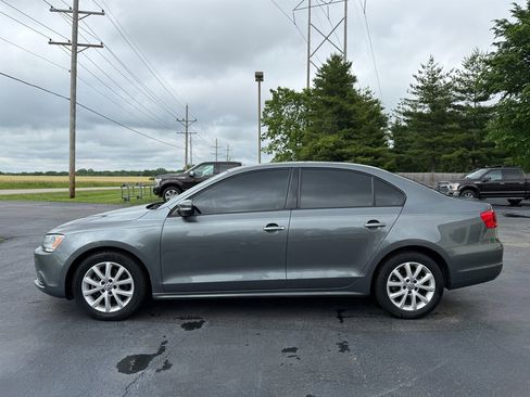 Used 2012 Volkswagen Jetta SE FWD image 3