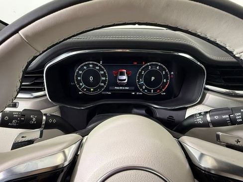 Used 2026 Jaguar F-PACE R-Dynamic S image 19