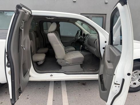 Used 2018 Nissan Frontier S RWD image 13