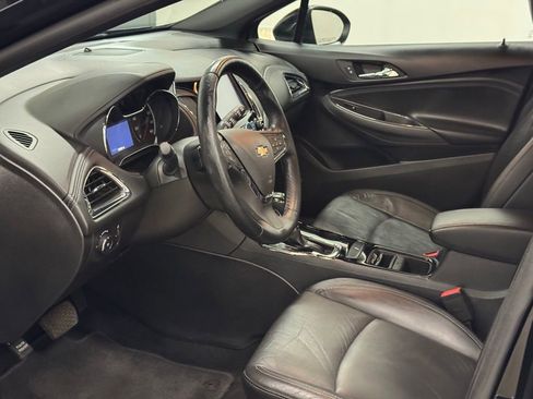 Used 2017 Chevrolet Cruze Premier image 25