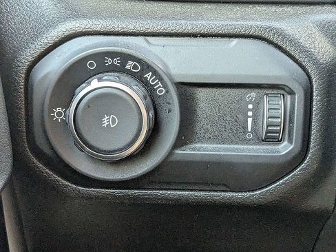 Used 2023 Jeep Wrangler Unlimited Sport AWD/4WD image 23