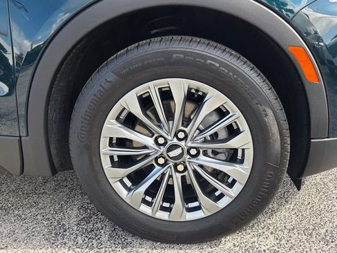 Used 2025 Cadillac XT4 Premium Luxury FWD image 9