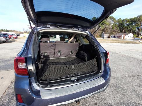 Used 2016 Subaru Outback 3.6R Limited image 11