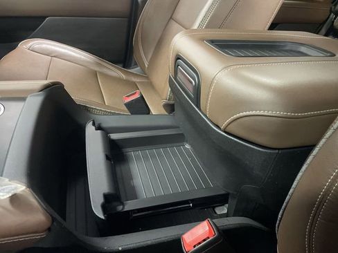 Used 2023 Chevrolet Tahoe High Country image 32