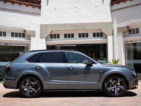 Used 2017 Bentley Bentayga AWD/4WD image 5