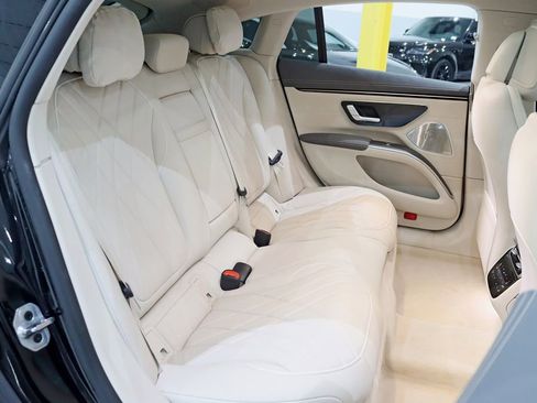 Used 2022 Mercedes-Benz EQS 580 580 image 33