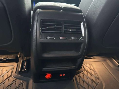 Used 2024 BMW X5 sDrive40i w/ M Sport Package image 21