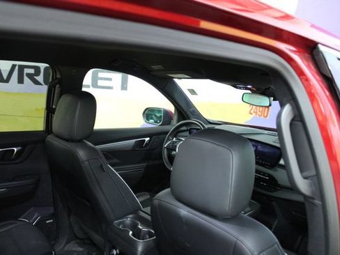 Used 2025 Buick Enclave Preferred w/ LPO, Floor Liner Package FWD image 12