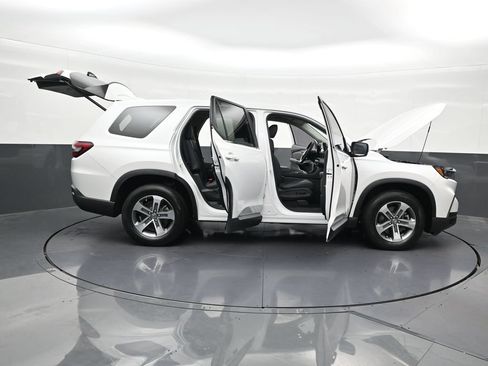 Used 2024 Honda Pilot EX-L image 33