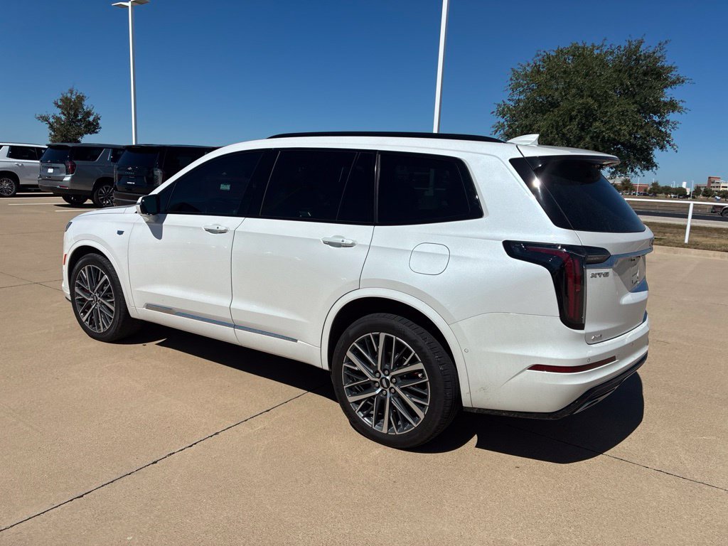 Used 2025 Cadillac XT6 Sport w/ Technology Package AWD/4WD image 3