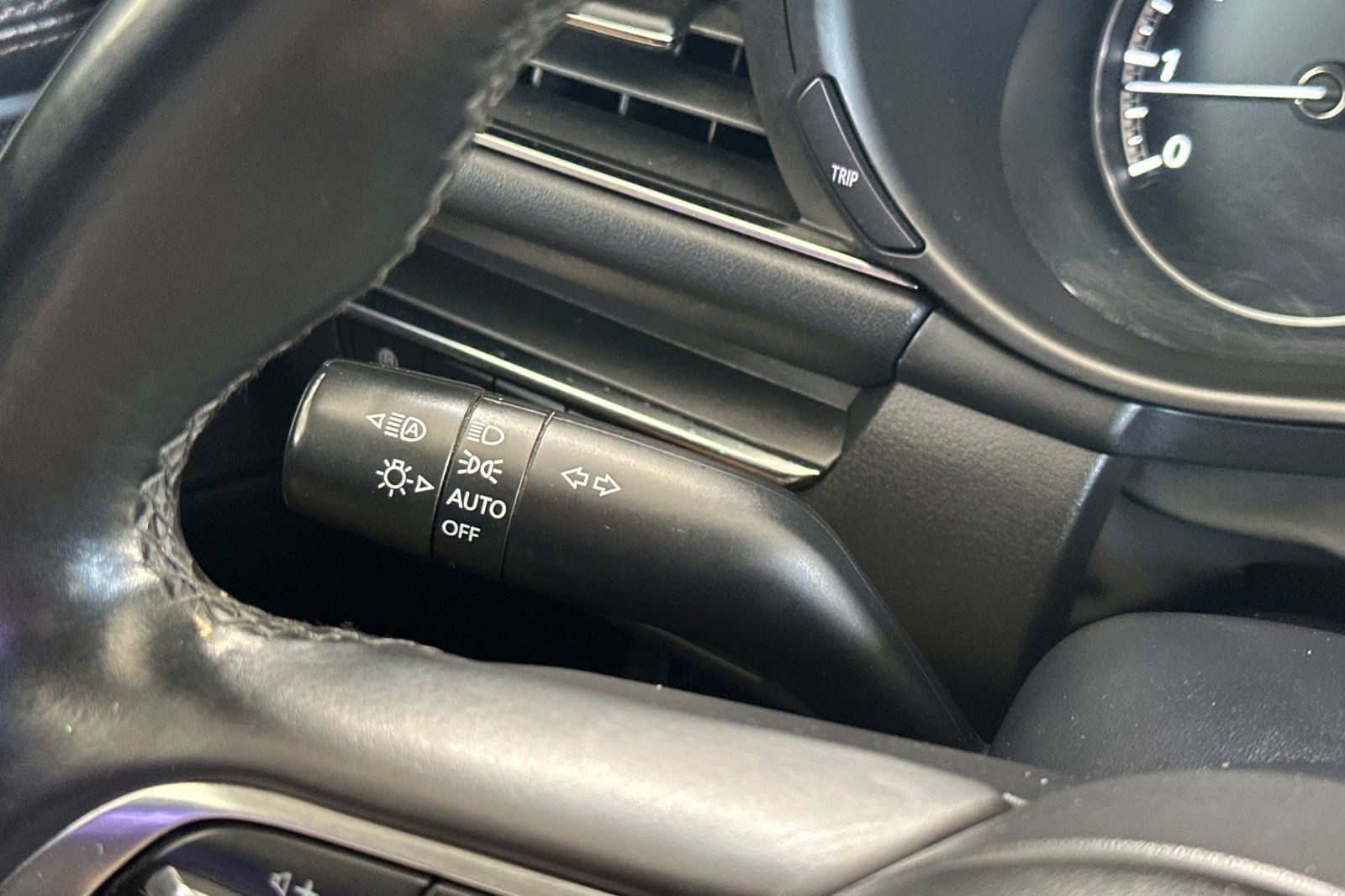 Used 2021 MAZDA MAZDA3 s FWD image 31
