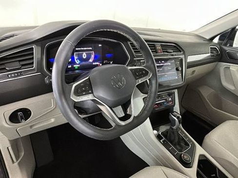 Used 2023 Volkswagen Tiguan SE AWD/4WD image 13
