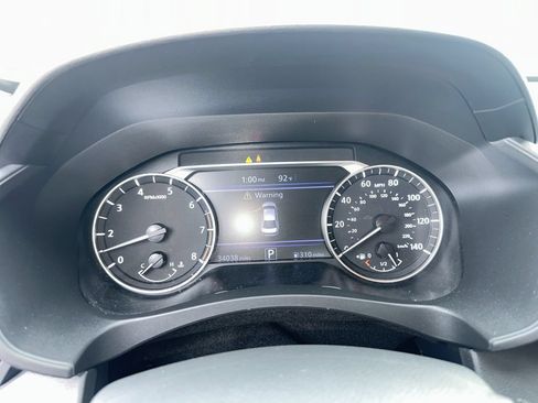 Used 2025 Nissan Altima 2.5 SV FWD image 2