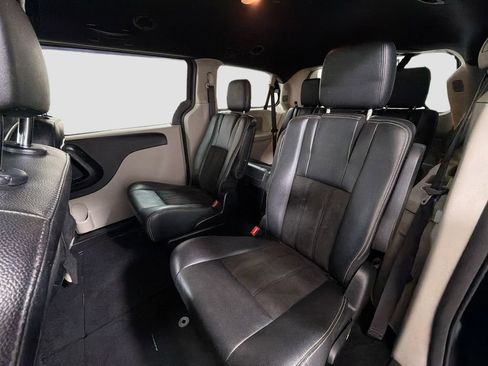 Used 2019 Dodge Grand Caravan SXT FWD image 23