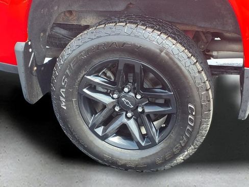 Used 2020 Chevrolet Silverado 1500 Custom Trail Boss w/ Custom Convenience Package AWD/4WD image 9