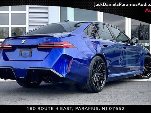Used 2025 BMW M5 w/ Carbon Package image 2