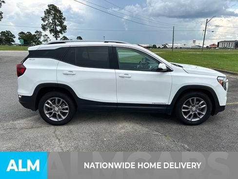 Used 2024 GMC Terrain SLT FWD image 4
