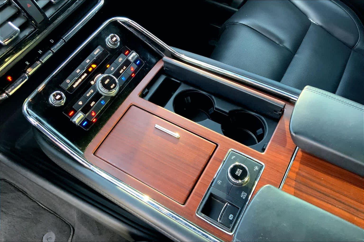 Used 2021 Lincoln Navigator 4WD image 17