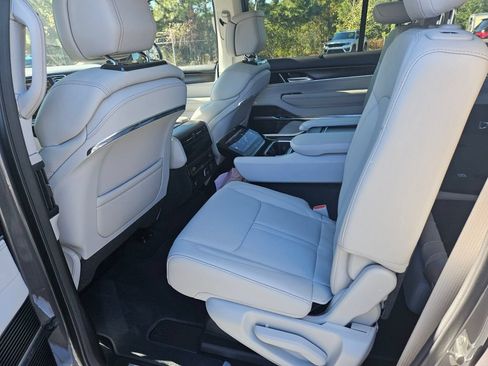 Used 2024 Jeep Grand Wagoneer L 4WD image 11