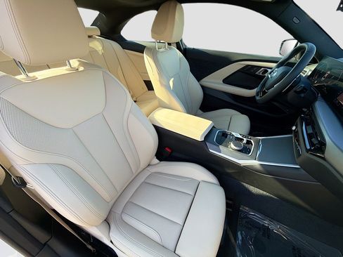 Used 2025 BMW 230i Coupe w/ Convenience Package image 14