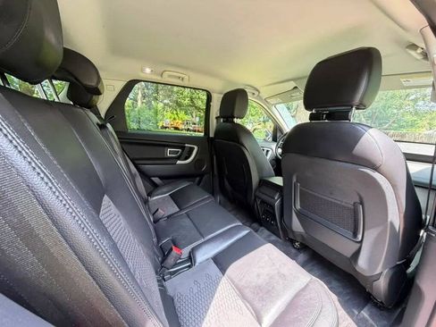 Used 2019 Land Rover Discovery Sport SE AWD/4WD image 8